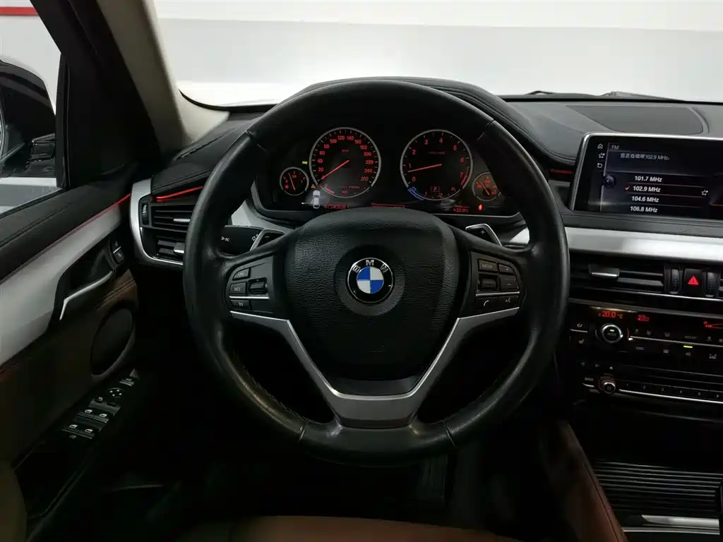 BMW X6 2016 — фото 11