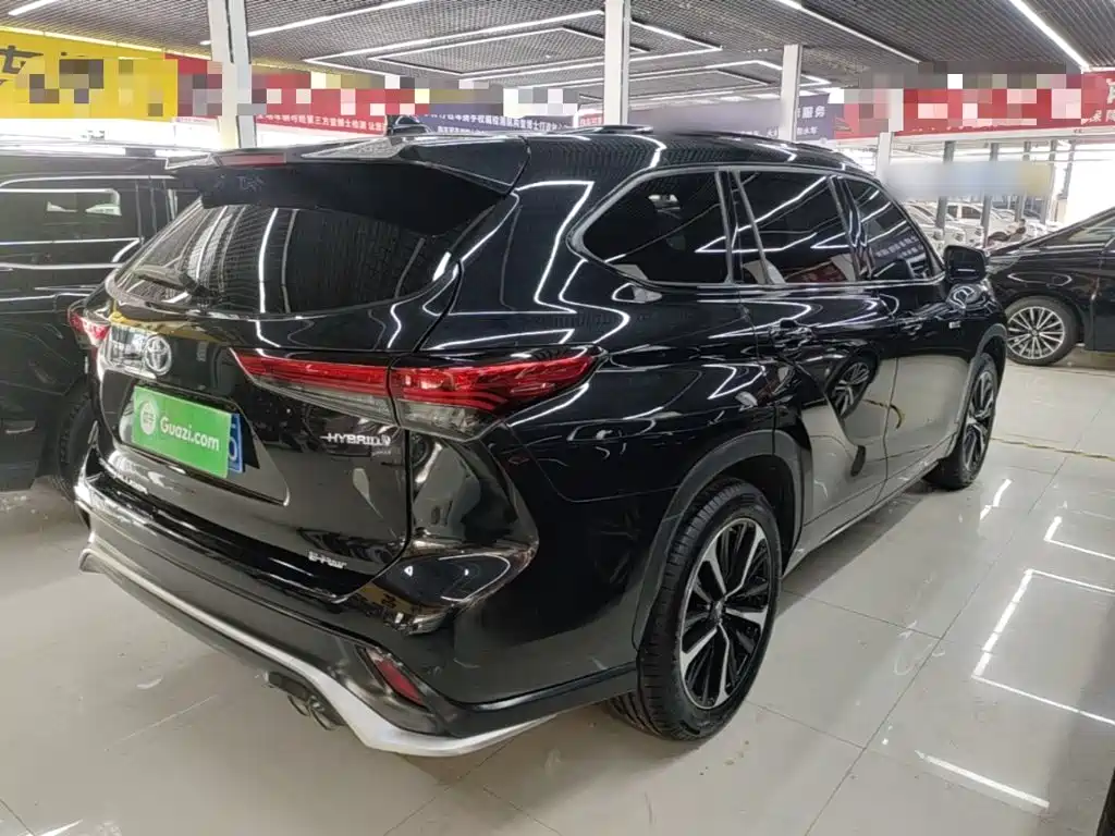 Toyota Crown Kluger 2022