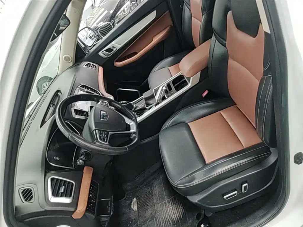 Geely Vision X6 2018 — фото 11