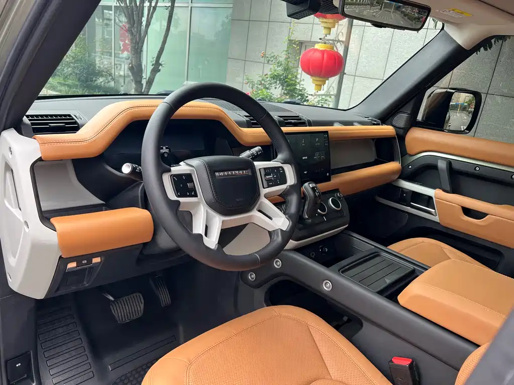 Land Rover Defender 2024 — фото 12