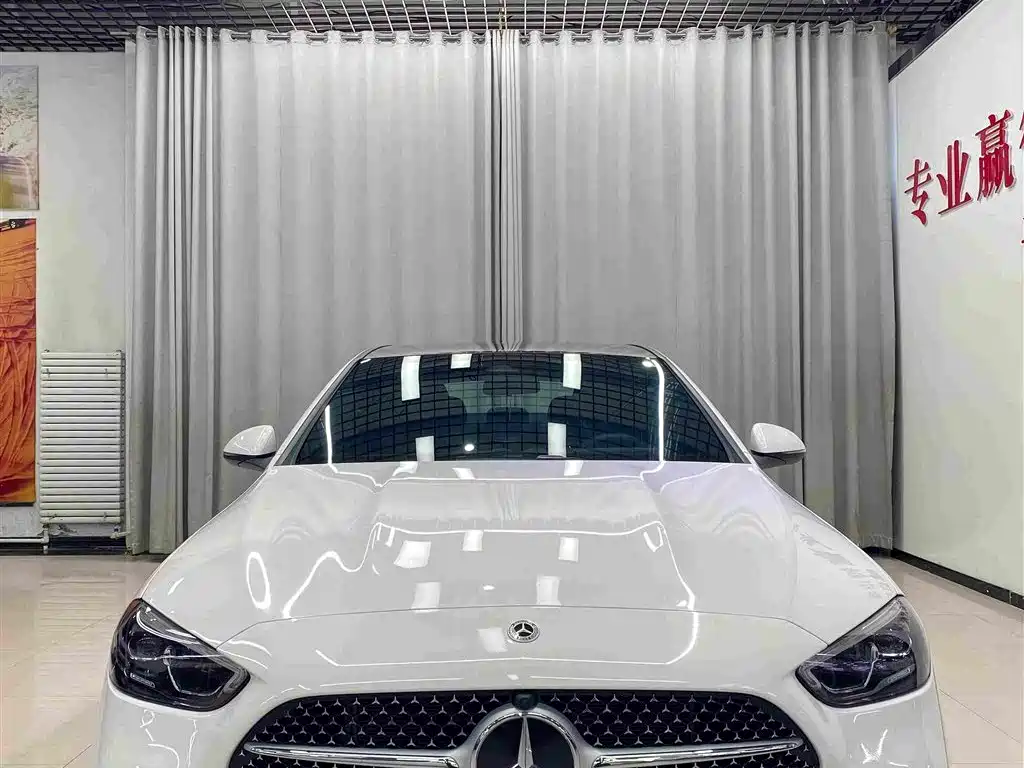 Mercedes-Benz C-Class 2024