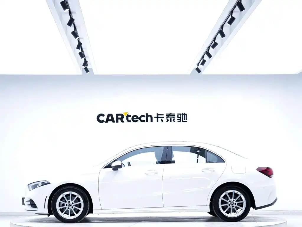 Mercedes-Benz A-Class 2022 — фото 3