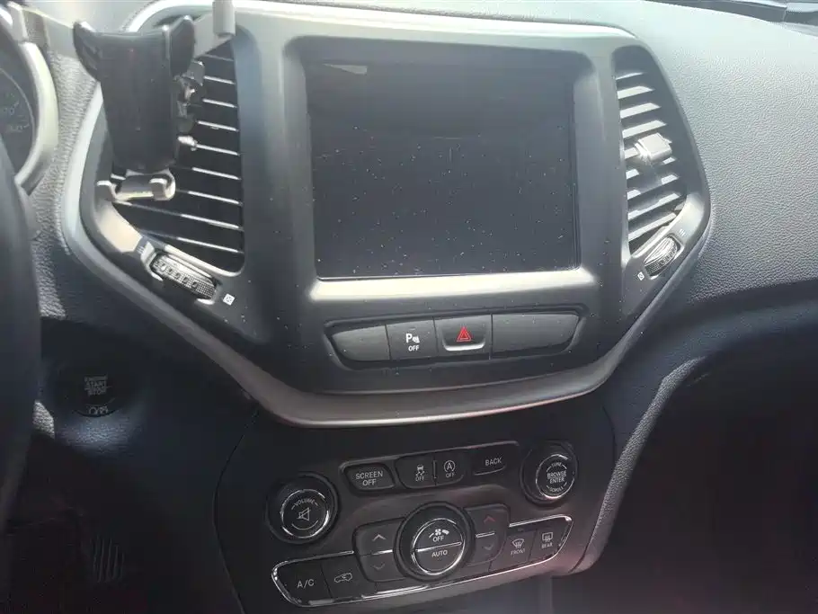 Jeep Cherokee 2021 — фото 13