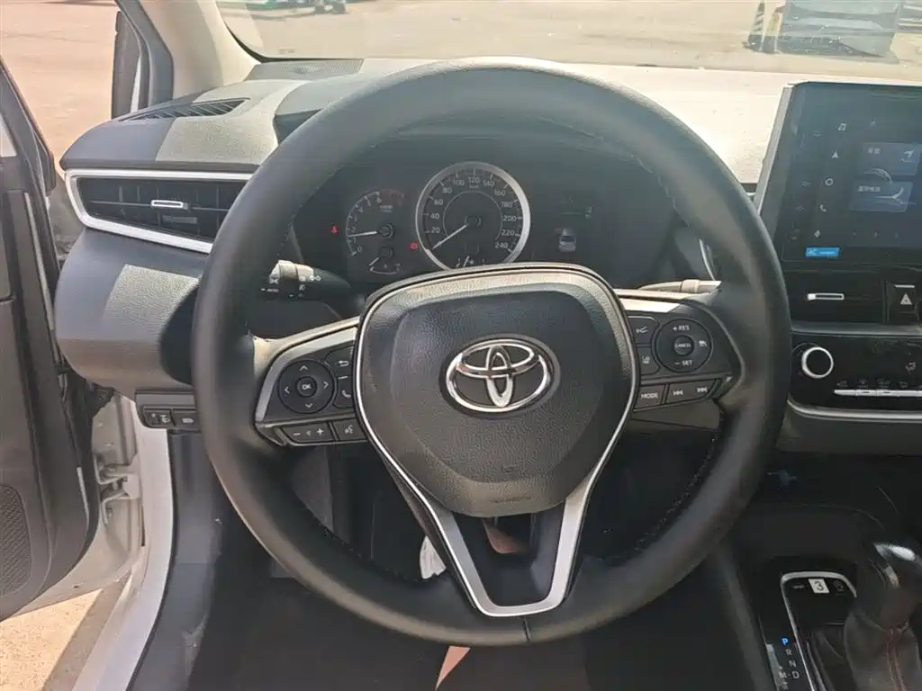Toyota Corolla 2021 — фото 11