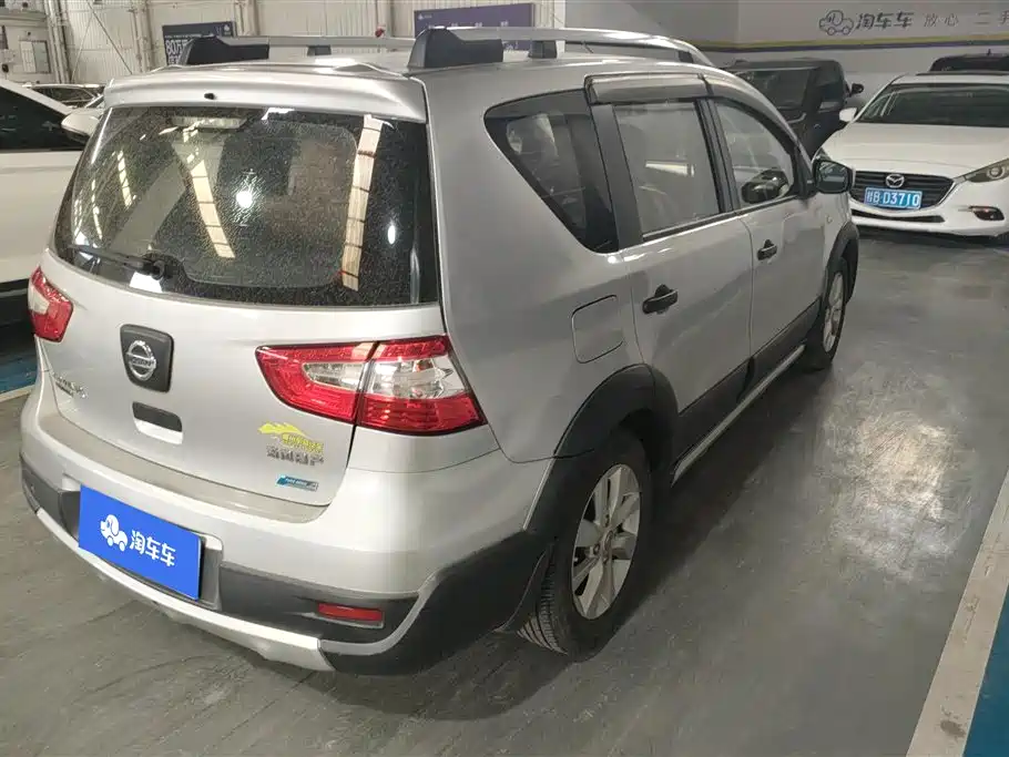 Nissan Livina 2015 — фото 3
