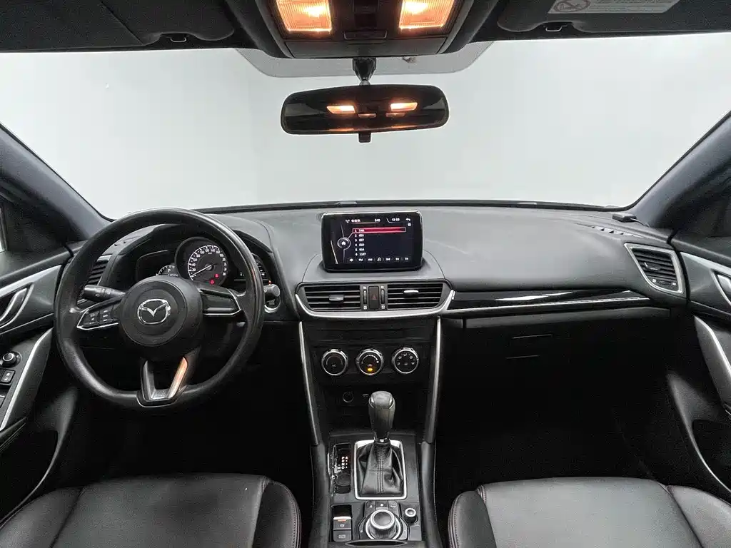 Mazda CX-4 2018 — фото 12