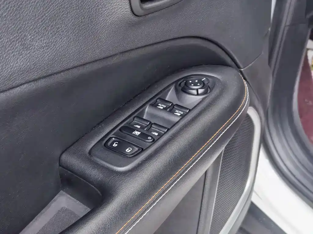 Jeep Compass 2018 — фото 11