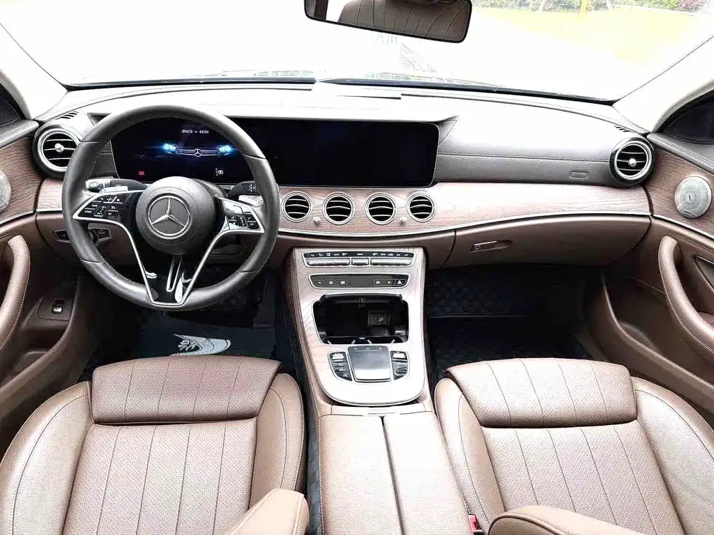 Mercedes-Benz E-Class 2022