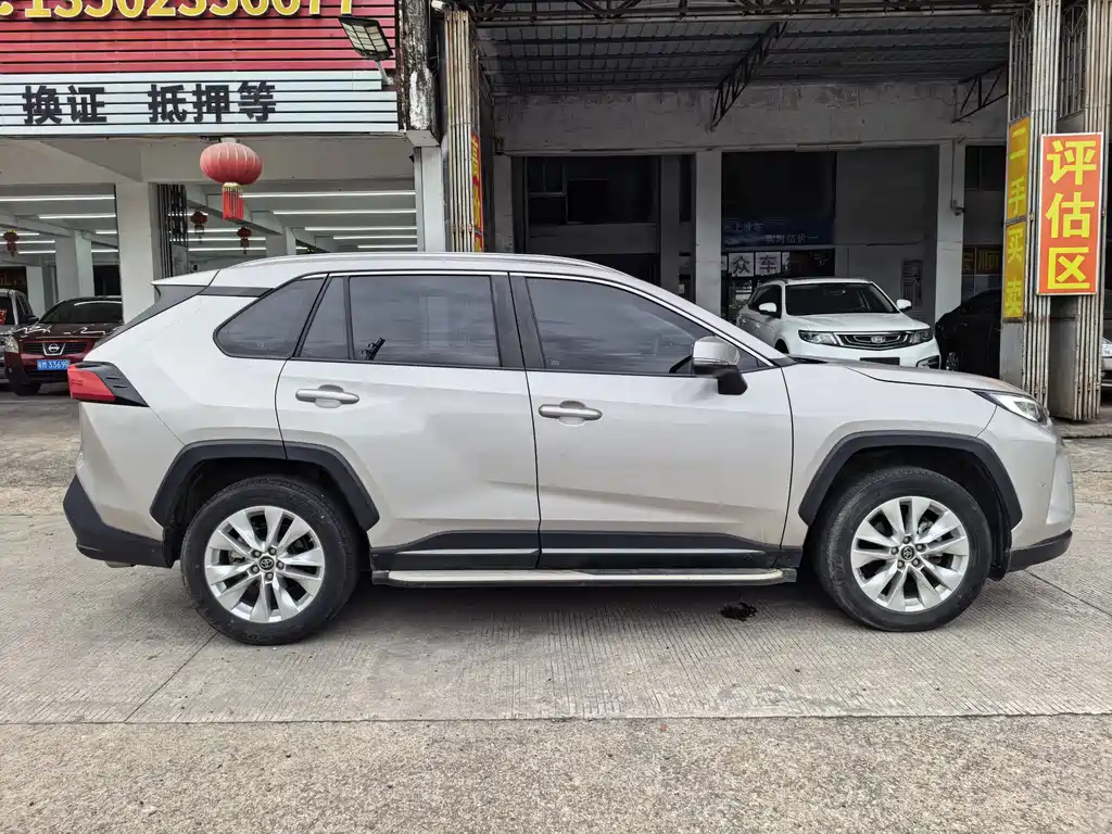 Toyota Wildlander 2023 — фото 14