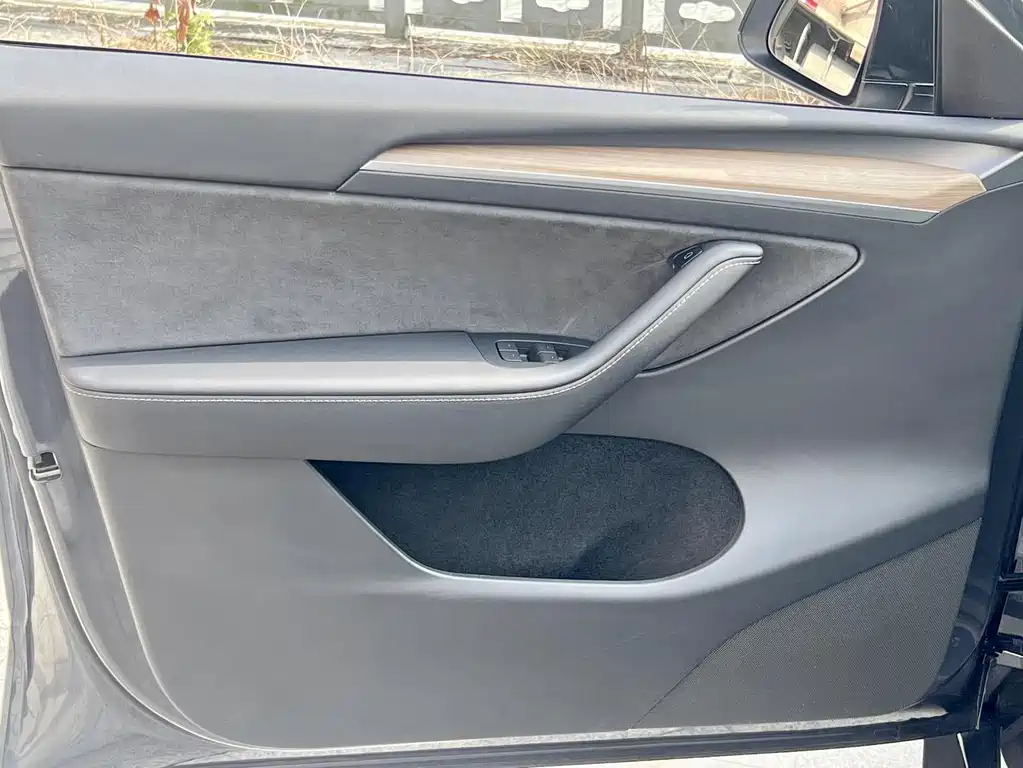 Tesla Model Y 2022 — фото 9