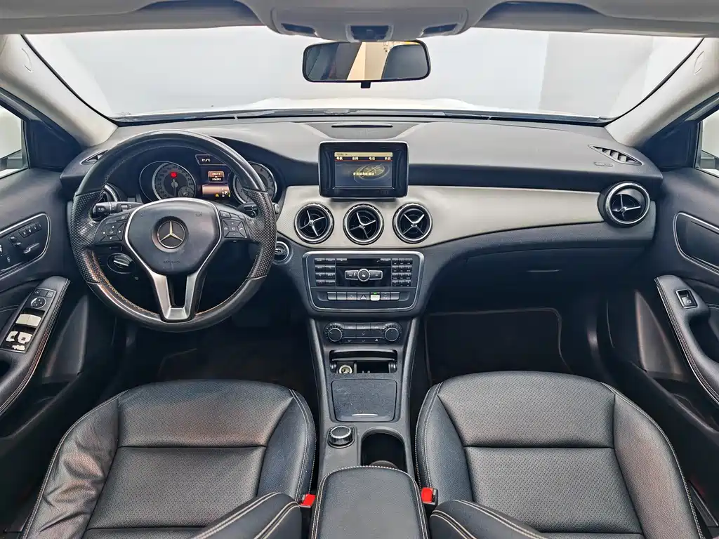 Mercedes-Benz GLA 2015 — фото 15