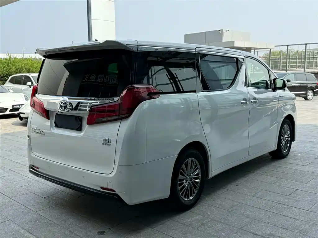 Toyota Alphard 2020 — фото 8