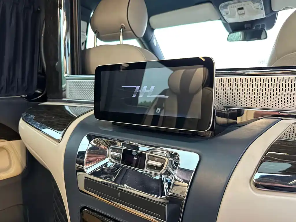 Mercedes-Benz V-Class 2022 — фото 14
