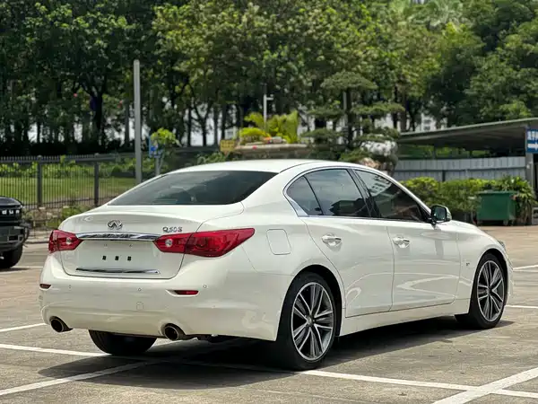 Infiniti Q50 2014