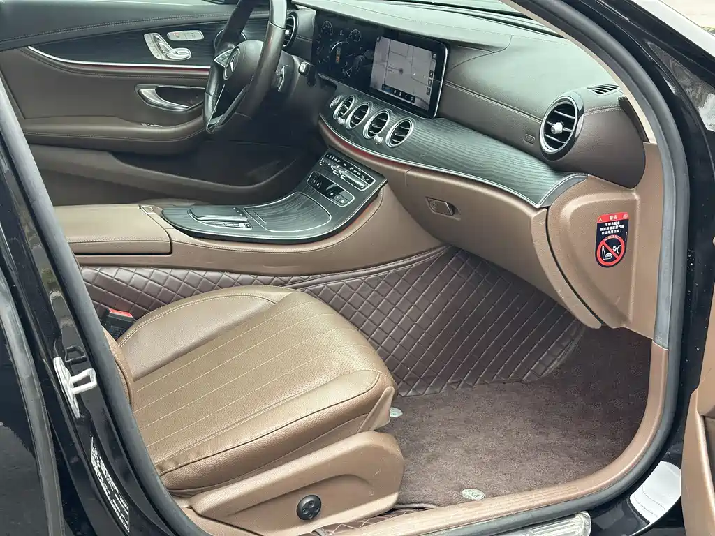 Mercedes-Benz E-Class 2022 — фото 11