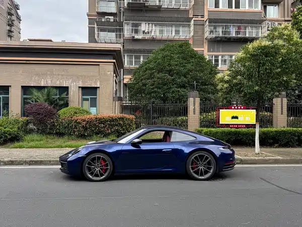 Porsche 911 2021