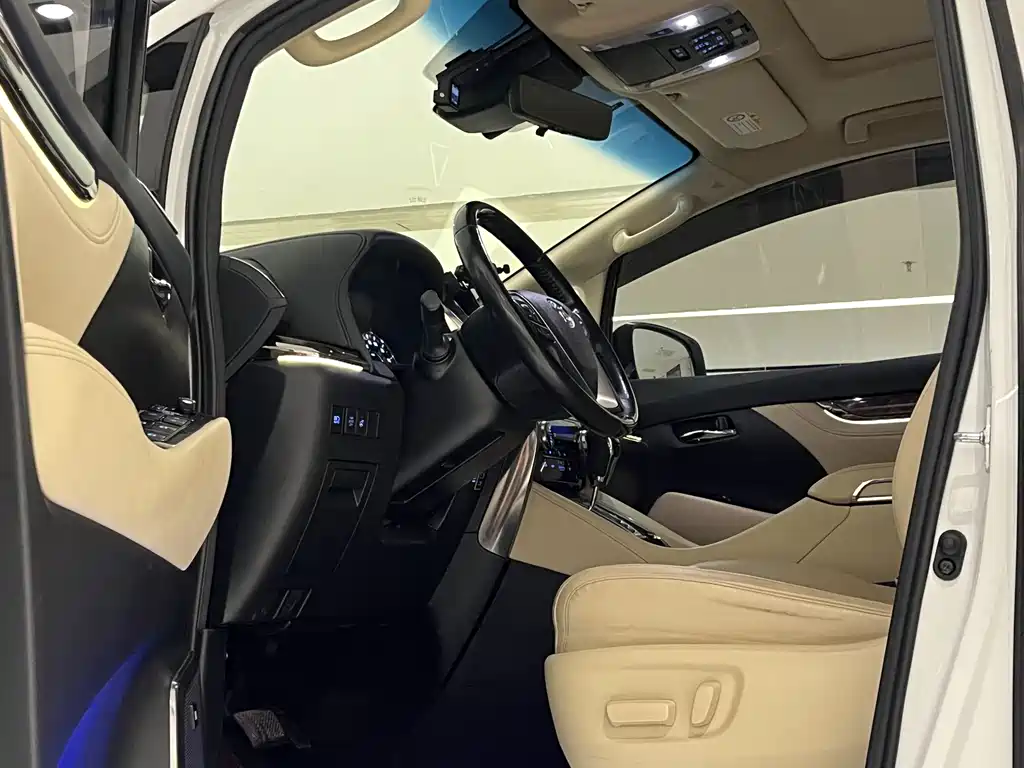 Toyota Alphard 2021 — фото 9