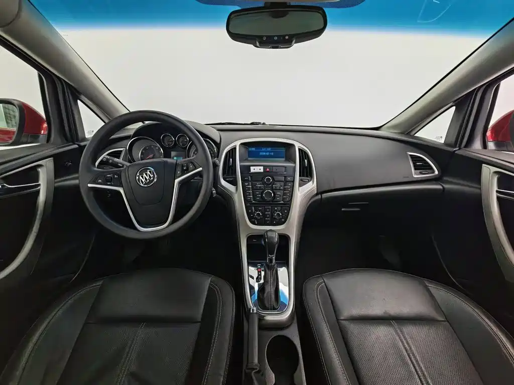 Buick Excelle 2013