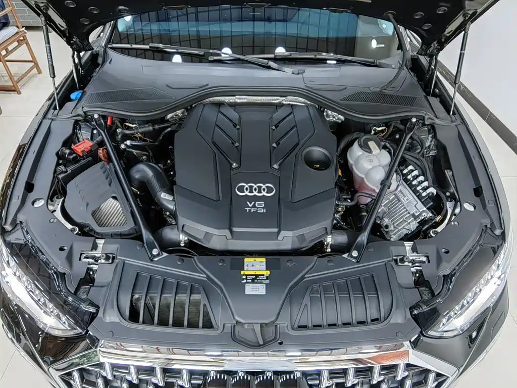 Audi A8 2025 — фото 23