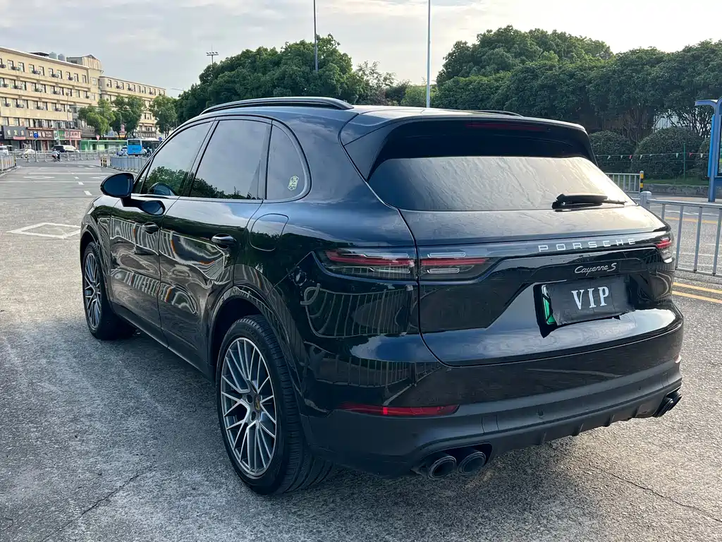 Porsche Cayenne Hybrid 2021 — фото 15