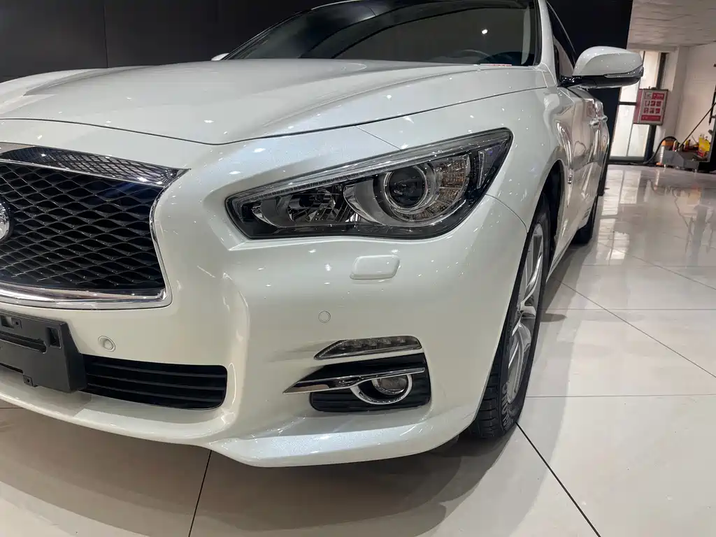 Infiniti Q50L 2017 — фото 11