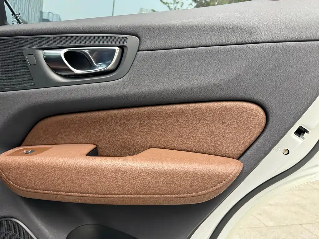 Volvo XC60 PHEV 2021 — фото 20