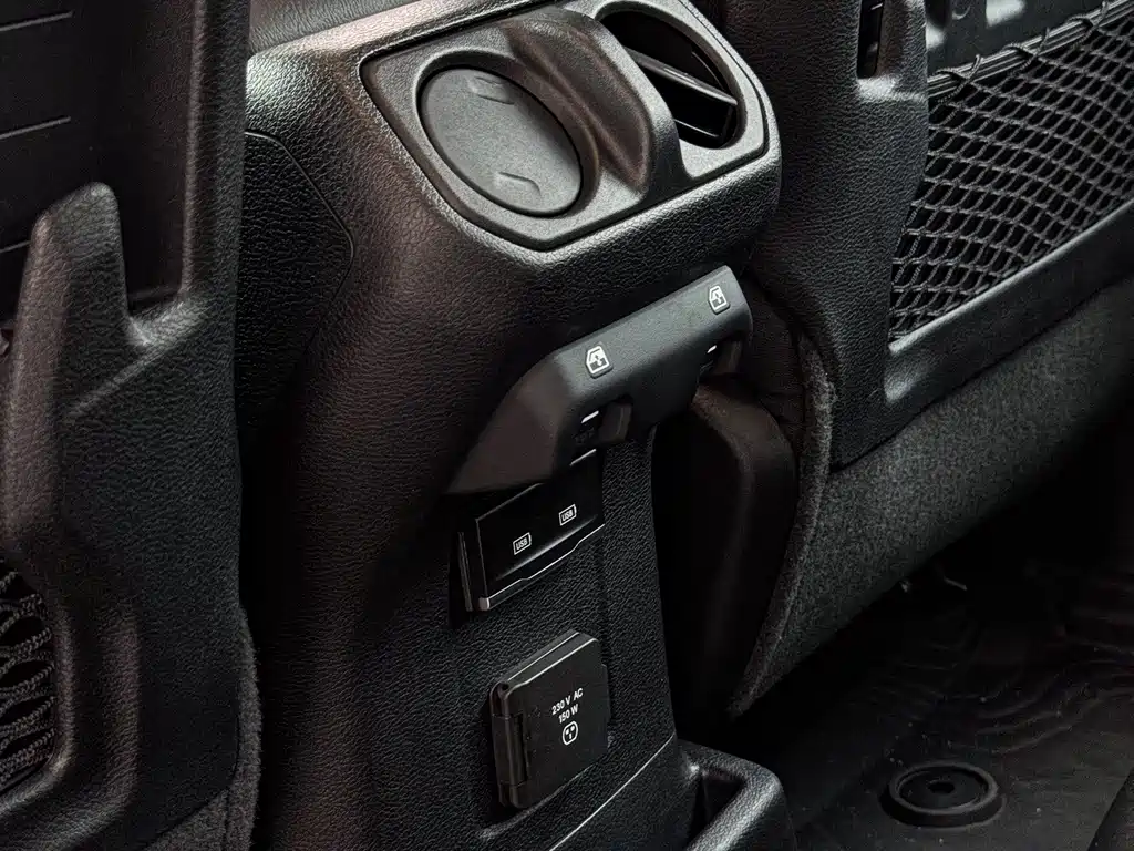 Jeep Wrangler New Energy 2021 — фото 15