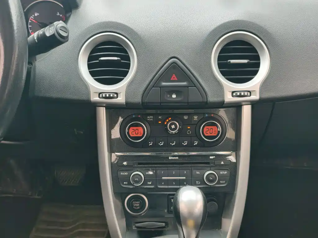 Renault Koleos 2014 — фото 10