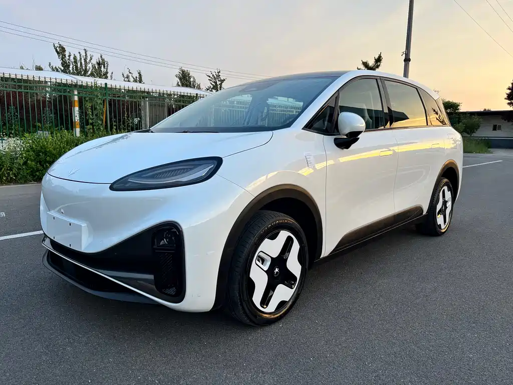 ARCFOX S 2025