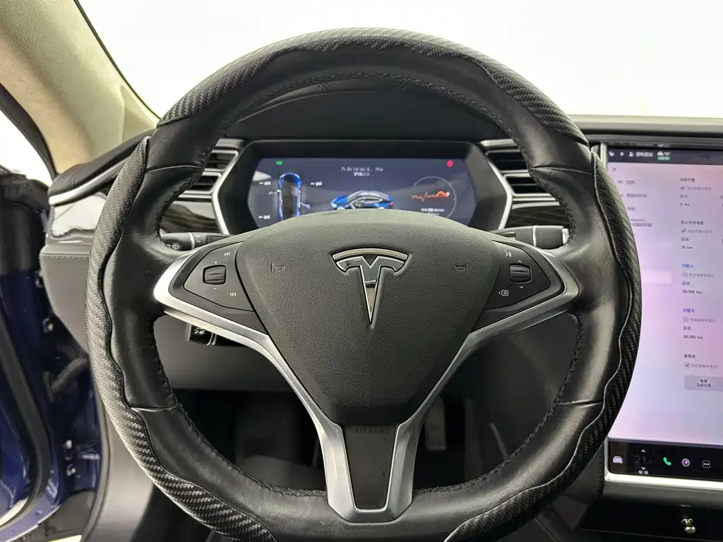 Tesla Model S 2017 — фото 16