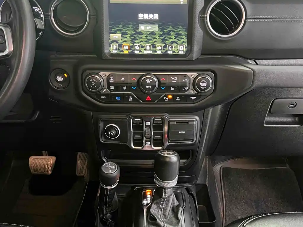 Jeep Wrangler PHEV 2021 — фото 11