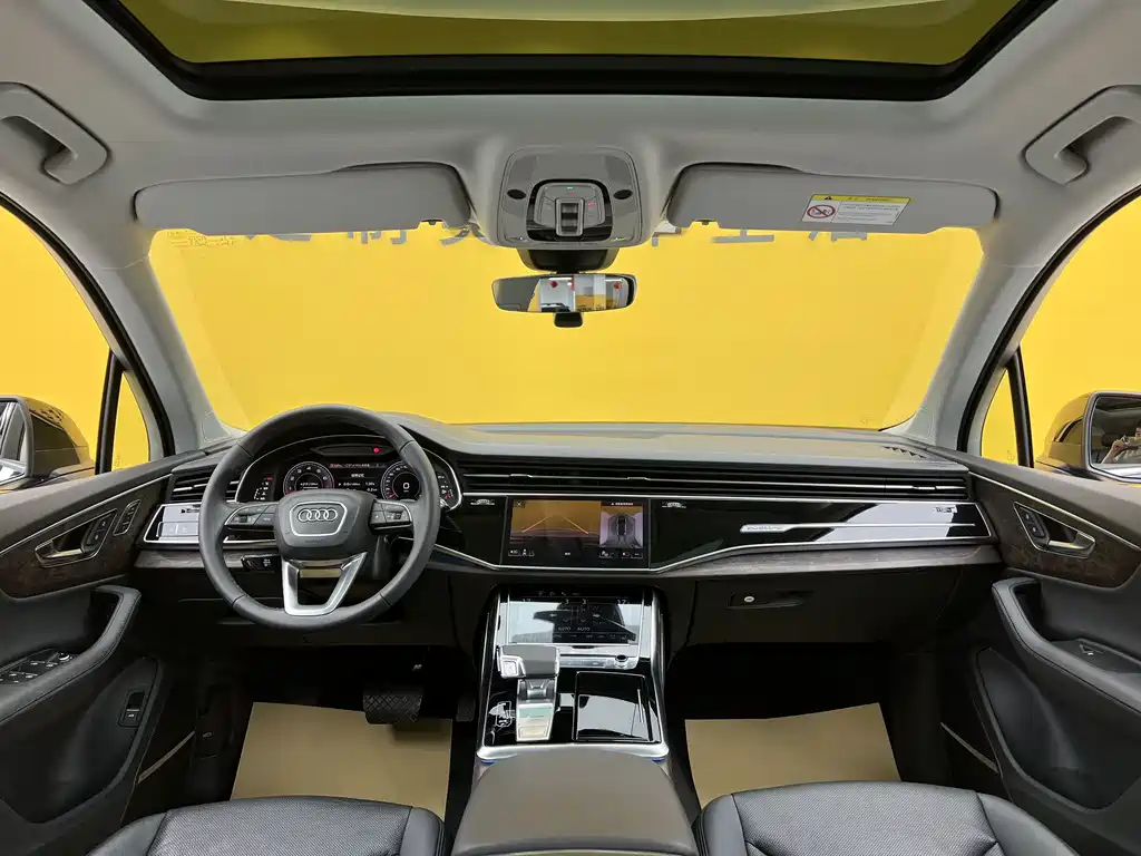 Audi Q7 2023 — фото 15