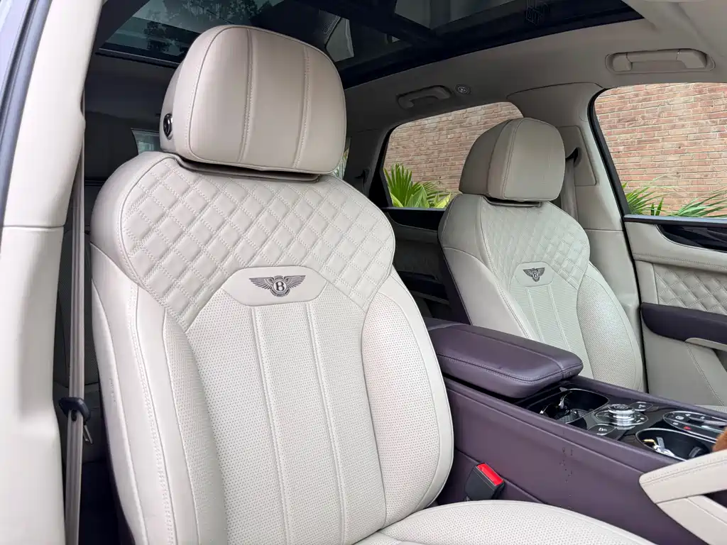 Bentley Bentayga 2021 — фото 10