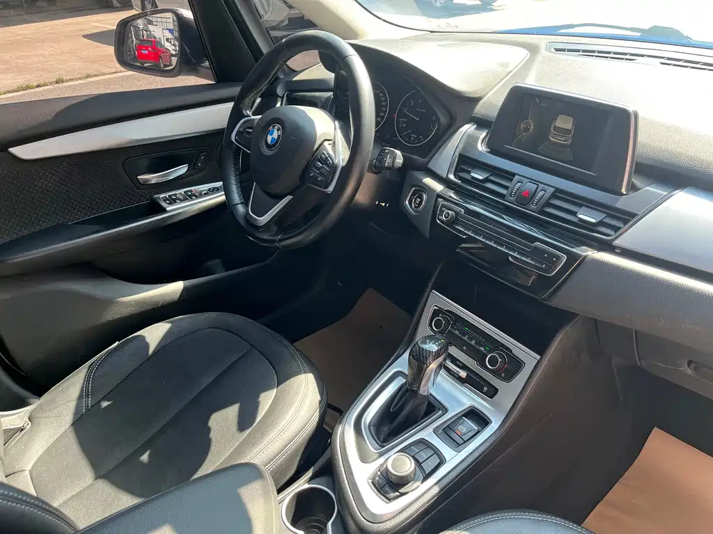 BMW 2 Series Active Tourer 2016 — фото 9