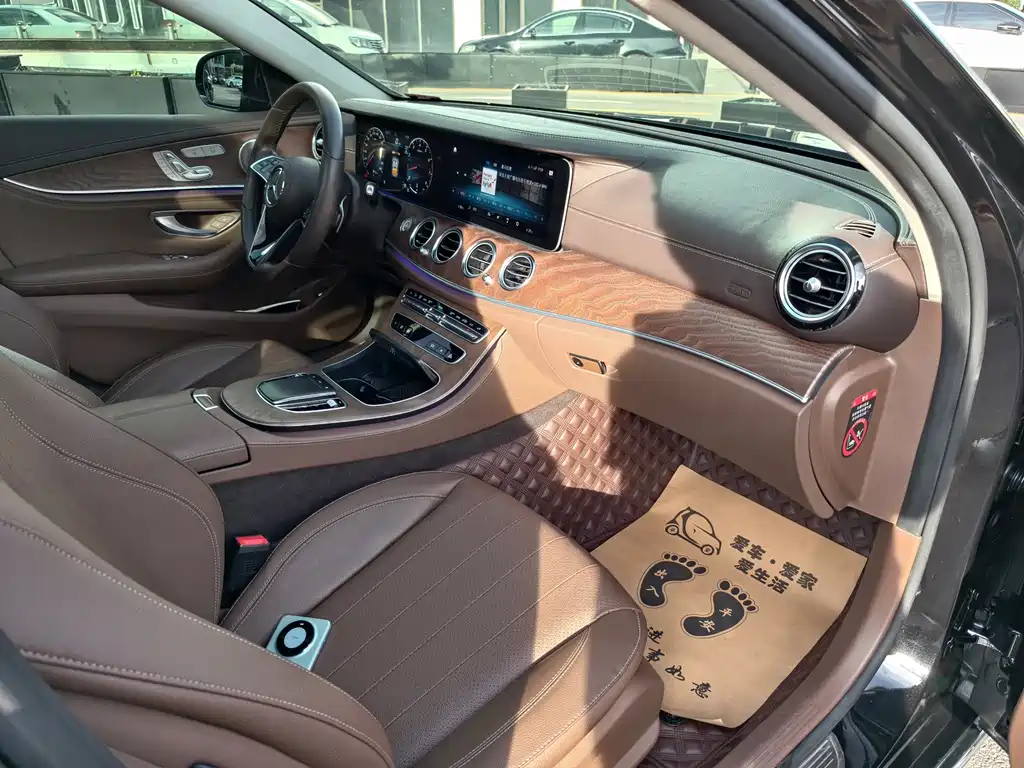 Mercedes-Benz E-Class 2023 — фото 8