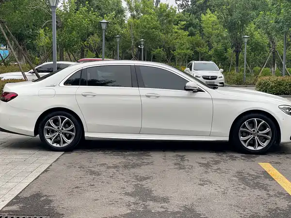 Mercedes-Benz E-Class 2021