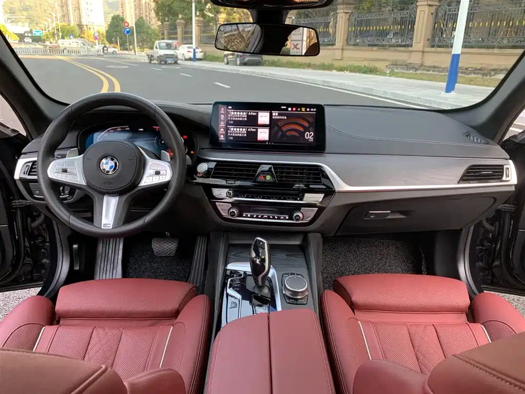 BMW 5 Series 2022 — фото 13