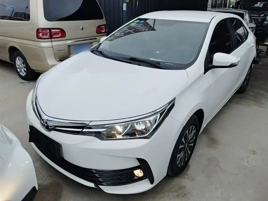 Toyota Corolla 2018 — фото 2