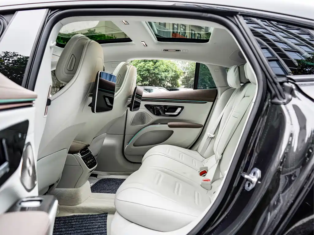 Mercedes-Benz EQS AMG 2023 — фото 12
