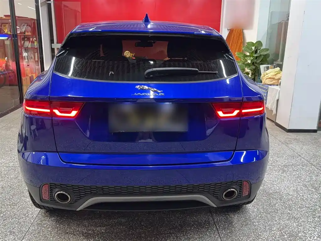 Jaguar E-PACE 2021 — фото 11