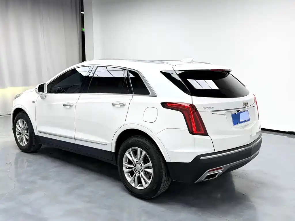 Cadillac XT5 2022 — фото 9