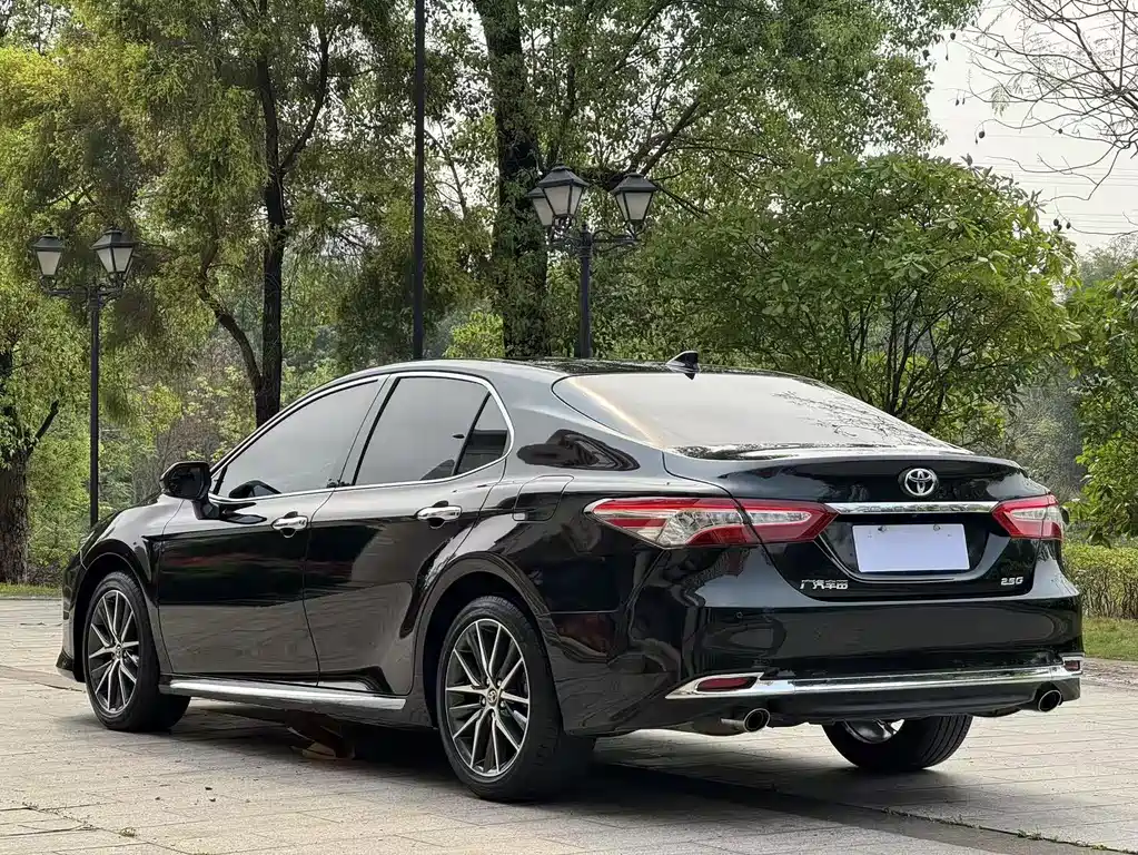 Toyota Camry 2024 — фото 5