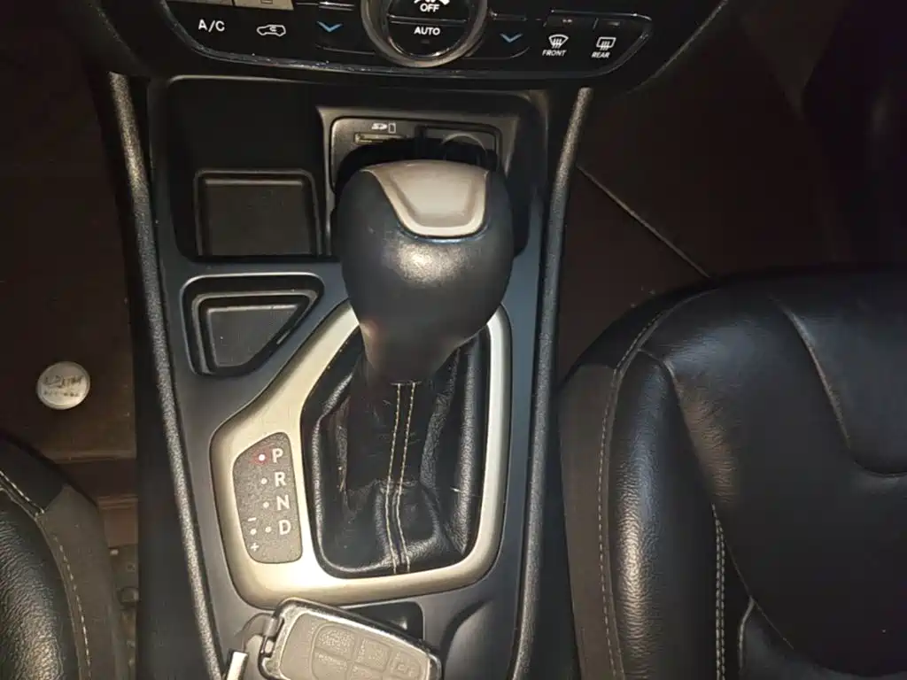 Jeep Cherokee 2018 — фото 14
