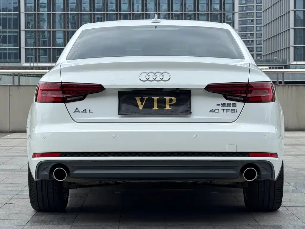 Audi A4L 2018 — фото 11