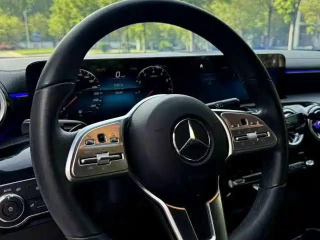 Mercedes-Benz A-Class 2021 — фото 13