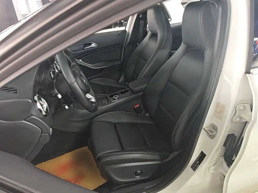 Mercedes-Benz GLA 2017 — фото 15