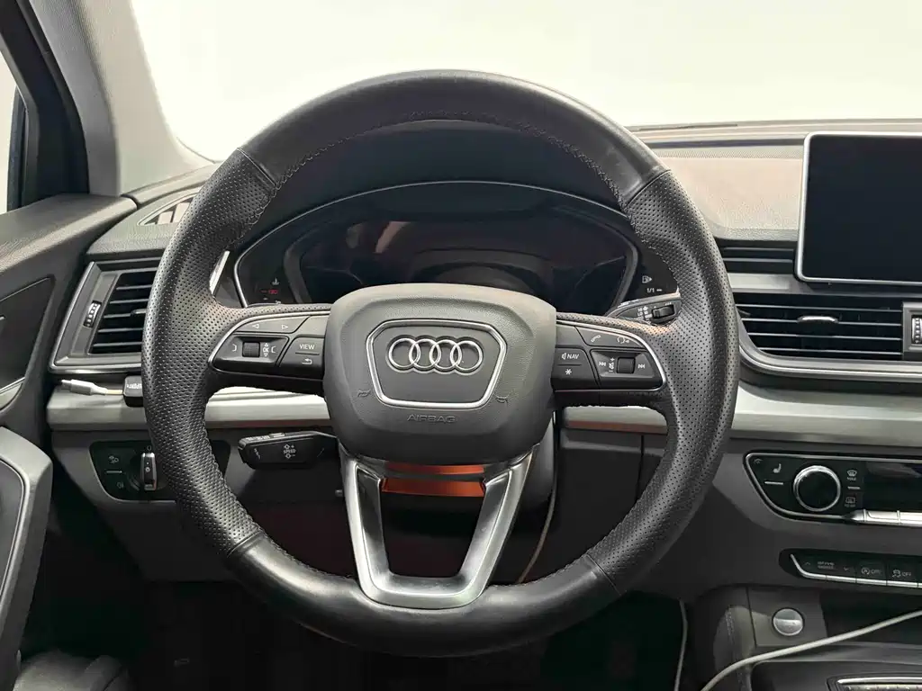 Audi Q5L 2019 — фото 18
