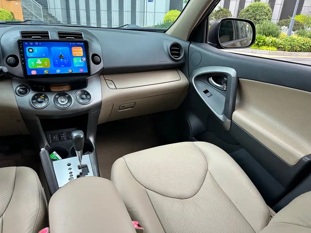 Toyota RAV4 2013 — фото 17