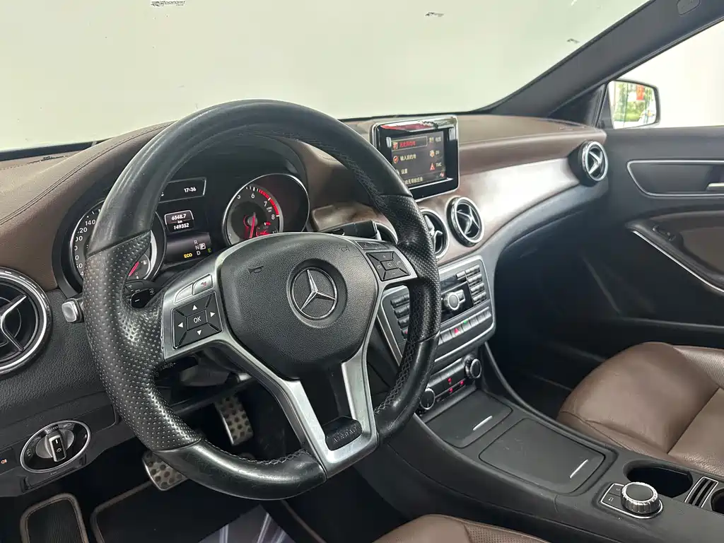 Mercedes-Benz GLA 2015 — фото 14