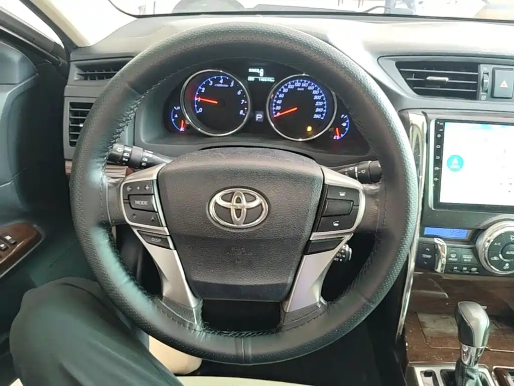 Toyota Reiz 2016 — фото 11